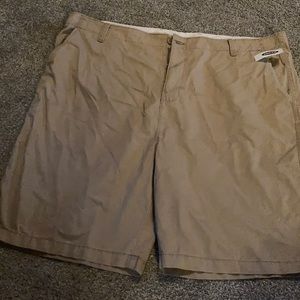 NEW WITH TAGS khaki shorts! Size 46. Old navy